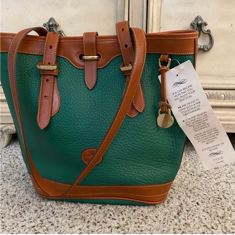 Rare Vintage Dooney and Bourke NOS R307 KELLY Green Bucket Bag
